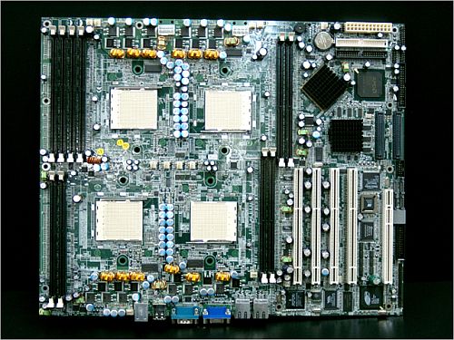 Tyan S4880 Thunder K84 quad Opteron-moederbord (overview)