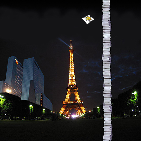 Tweakers.net virtuele papierstapel Tweakers.net virtuele papierstapel naast Delftse Poort en Eiffeltoren