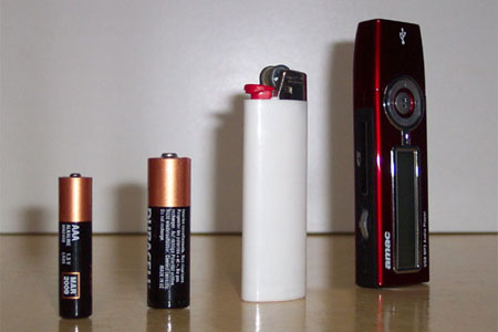 Amac Han-320: vergeleken met AAA-, AA-batterij en aansteker