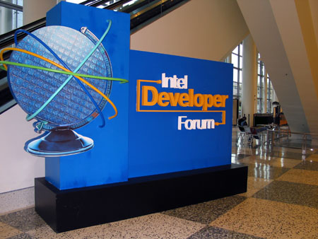 IDF 2004 - Logo ding