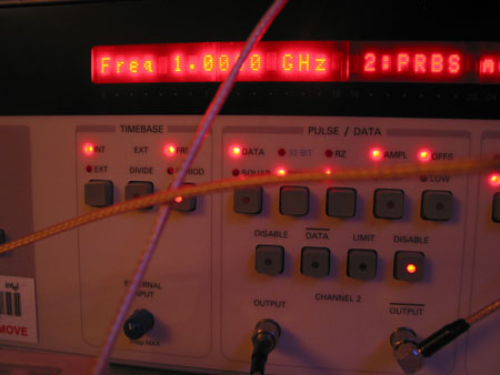 IDF 2004 - Photonics - 1GHz indicator