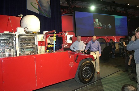 IDF 2004 - Craig Barrett keynote - Hummer (Intel)