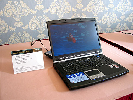 IDF 2004 - AMD - eMachines Athlon 64 notebook