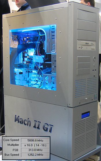 CeBIT 2004: P4 3,2 @ 5GHz met Mach II GT-koelsysteem