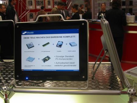 [CeBIT 2004] Shuttle XP 171 TFT-monitor 