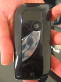 CeBIT 2004: Nokia 7610 in hand omgedraait (klein)