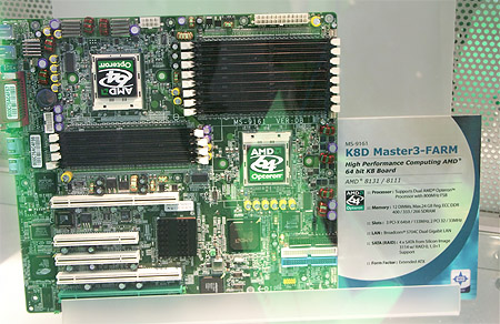 CeBIT 2004: MSI K8D Master3-FARM dual Opteron moederbord CeBIT 2004: MSI K8D Master3-FARM dual Opteron moederbord