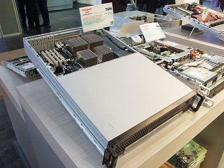 CeBIT 2004: Tyan Transport TX46 barebone CeBIT 2004: Tyan Transport TX46 barebone