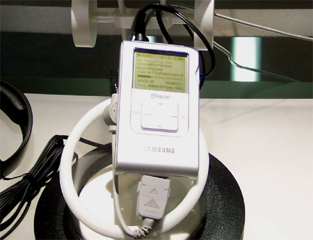 Samsung's YH-920, CeBit 2004