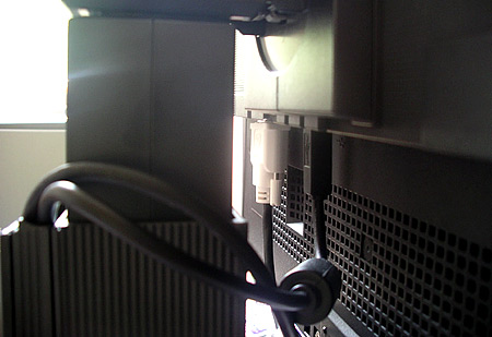 Eizo FlexScan L985EX wegwerking kabels Eizo FlexScan L985EX wegwerking kabels