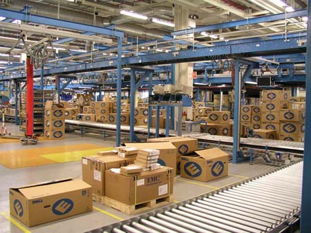 Dell - Hundreds of carton boxes containing PCs, servers, notebooks, etc. (kleiner)
