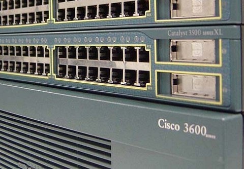 Router met Cisco-logo (groot) Router met Cisco-logo (groot)