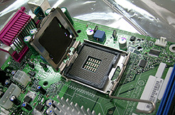 LGA775 i915P Grantsdale moederbord close up (small) LGA775 i915P Grantsdale moederbord close up (small)