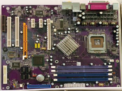 ECS moederbord met AGP & PCI Express (klein) ECS moederbord met AGP & PCI Express (klein)