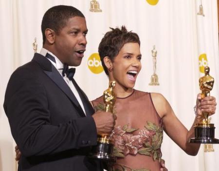 Halle Berry en Denzel Washington met oscar