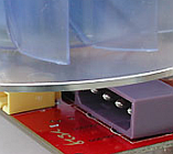 Molex verborgen onder koeler