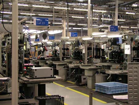 Dell - Assembly line for server products, each server is assembled in a matter of minutes (kleiner)