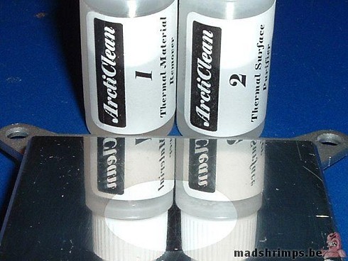 Waterblokje na behandeling met Artic Silver ArtiClean Waterblokje na behandeling met Artic Silver ArtiClean