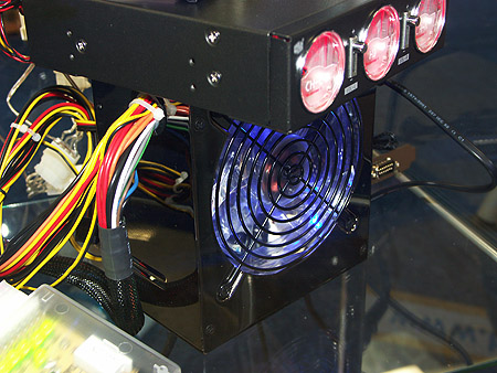 DID 2004: H. Essers voeding met 12cm fan en verlichting DID 2004: H. Essers voeding met 12cm fan en verlichting