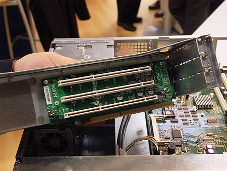DID 2004: MSI PCI Express risercard DID 2004: MSI PCI Express risercard