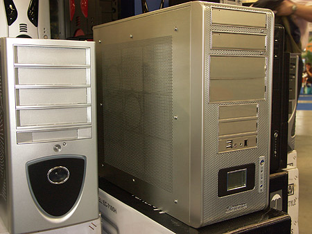 DID 2004: Lian Li PC-V1000 kloon DID 2004: Lian Li PC-V1000 kloon