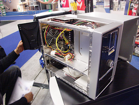 DID 2004: PC Chips mini barebone DID 2004: PC Chips mini barebone