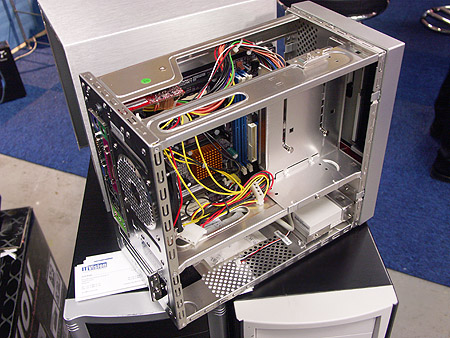DID 2004: PC Chips mini barebone DID 2004: PC Chips mini barebone