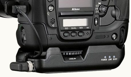 Nikon D2h met WT-1 wireless transmitter