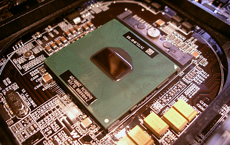 De Pentium-M in zijn sas op het moederbord De Pentium-M in zijn sas op het moederbord