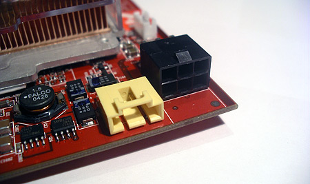 Close-up van stroomaansluiting van de Radeon X850 XT PE Close-up van stroomaansluiting van de Radeon X850 XT PE