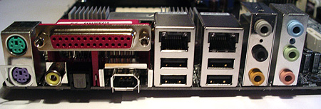 Asus A8N-SLI Deluxe moederbord close-up Asus A8N-SLI Deluxe moederbord close-up
