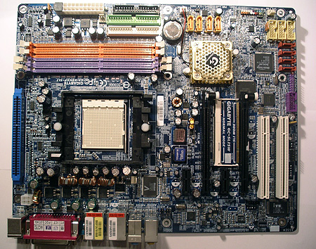 Gigabyte GA-K8NXP-SLI moederbord Gigabyte GA-K8NXP-SLI moederbord