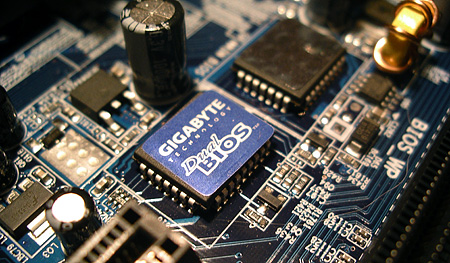 Gigabyte GA-K8NXP-SLI moederbord close-up Gigabyte GA-K8NXP-SLI moederbord close-up