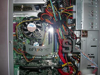 Democase met nForce4 moederbord voor Pentium 4