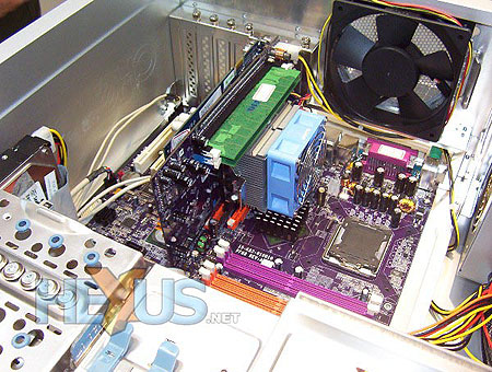 ECS AMD- en Intel-moederbord 2
