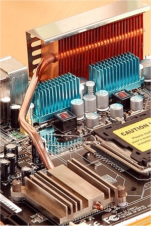 Abit passieve northbridge koeling met heatpipe