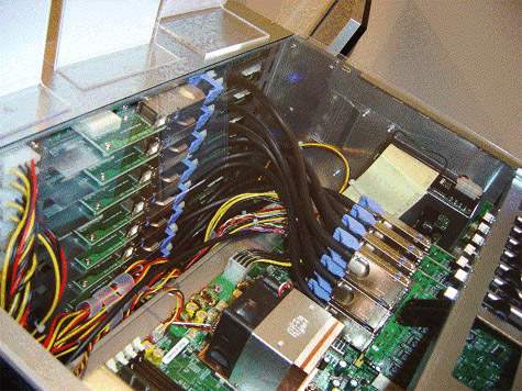 Serial ATA multi-lane adapters in actie