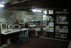 Dark Basement waar hackers zouden kunnen werken