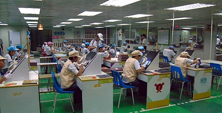 ECS productiefaciliteit, handmatig testen van PCB