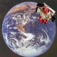 Aarde met satelliet