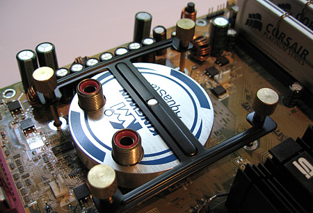 Kingwing AquaStar AS-3000 CPU-koelblok op moederbord
