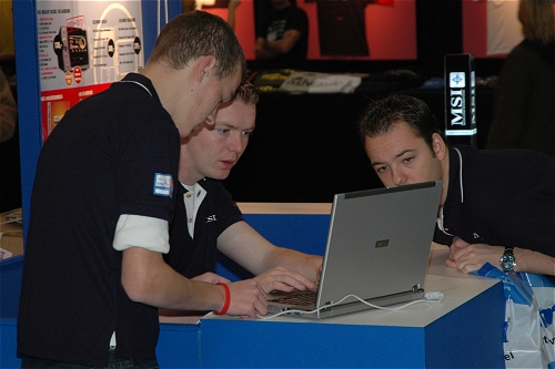 HCC Dagen 2005 - MSI Crew checkt HCC Pricewatch