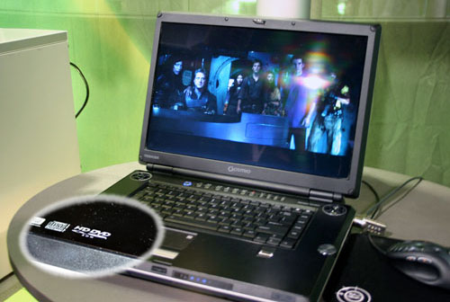 Toshiba-laptop met HD-DVD speelt 1080p-video af