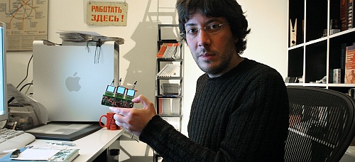 Artemy Lebedev met Optimus mini three keyboard-proefmodel Artemy Lebedev met Optimus mini three keyboard-proefmodel