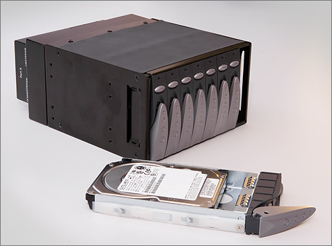 AIC BR-SAS28-cannister met Fujitsu MAV2036RC SAS-schijfje