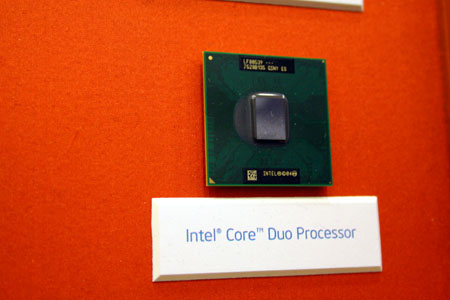 Intel 65nm Core Duo Yohah met 2MB L2 Intel 65nm Core Duo Yohah met 2MB L2