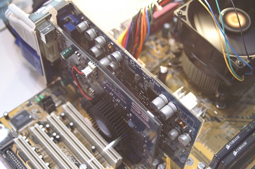 CeBIT 2006 - Gigabyte R96P128D AGP & S3 Chrome S27 PCI Express CeBIT 2006 - Gigabyte R96P128D AGP & S3 Chrome S27 PCI Express
