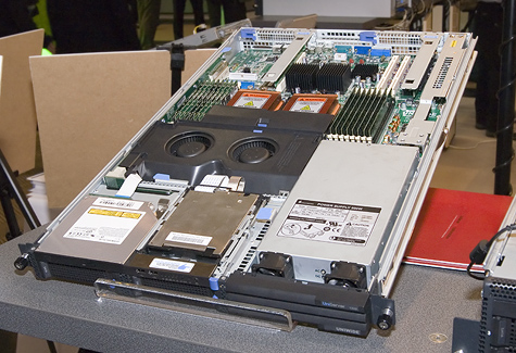 CeBIT 2006: Uniwide 1U barebone
