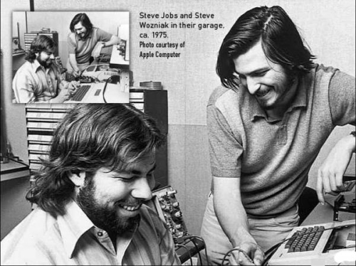 Steve Jobs en Steve Wozniak, de twee oprichters van Apple Steve Jobs en Steve Wozniak, de twee oprichters van Apple