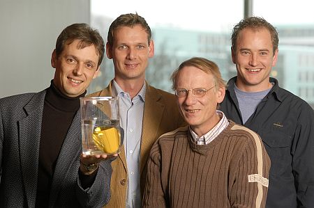 Onderzoekers laten substraat met moleculaire diodes zien